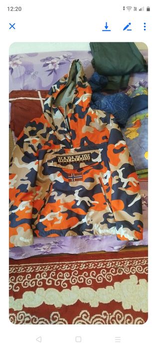 Geaca nou cu eticheta numai că nu o trimit prin curier predare persona