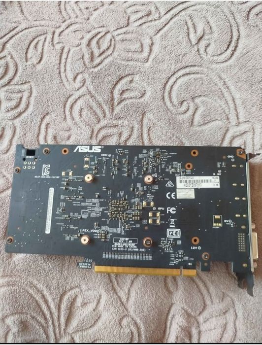 Vând placa vidio nvidia 1050ti de 4 GB