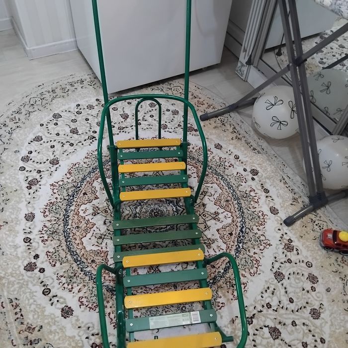 Санки для двух детей.