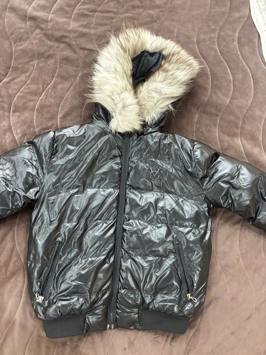 Черно яке с пух много модерно за сезона