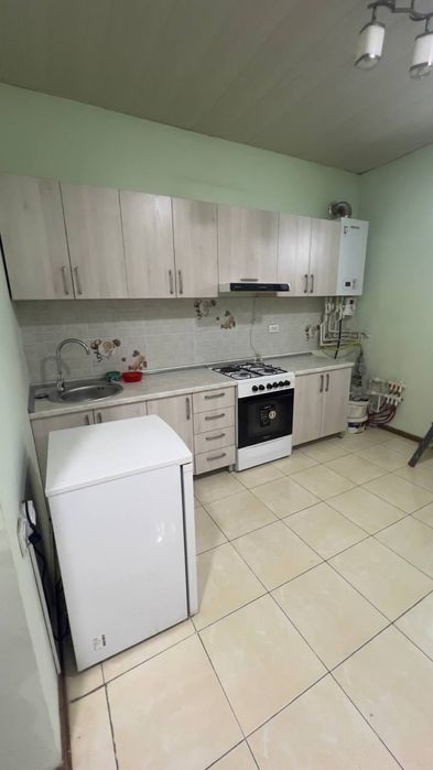 Квартира яншабадский район 1/2/2 33 кв большая кухня