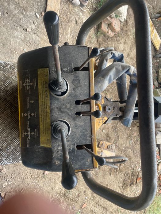 Miniexcavator cățărător planuri înclinate
