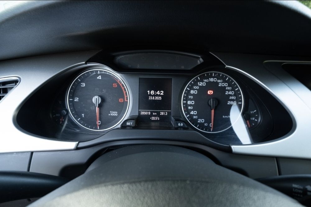 Vand Audi A4 B8 2.0 TDI 2010