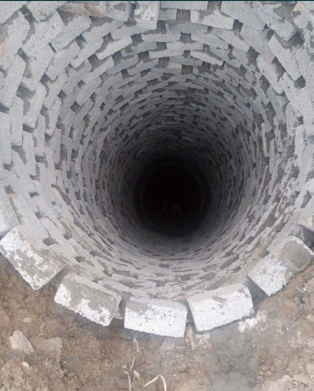 Ora urachi transha tunel yama kanalizatsiya qazimiz