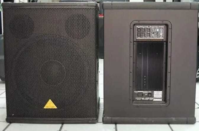 Активный сабвуфер Behringer