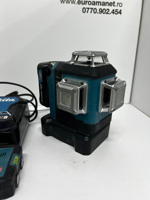 Makita SK700GD Verde nivela laser cu linii Raza de masurare: 0 - -I-