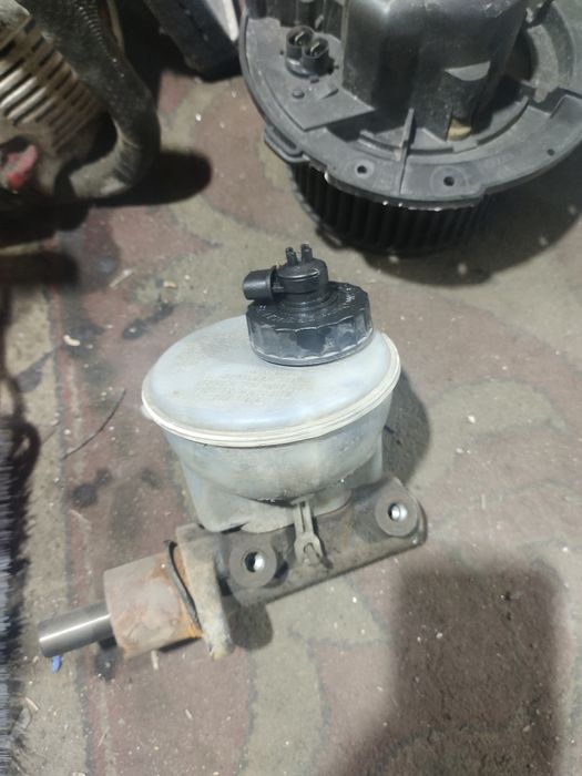 Продам Моторчик на печку на Фольксваген б3 продам радиатор на печкуб3б