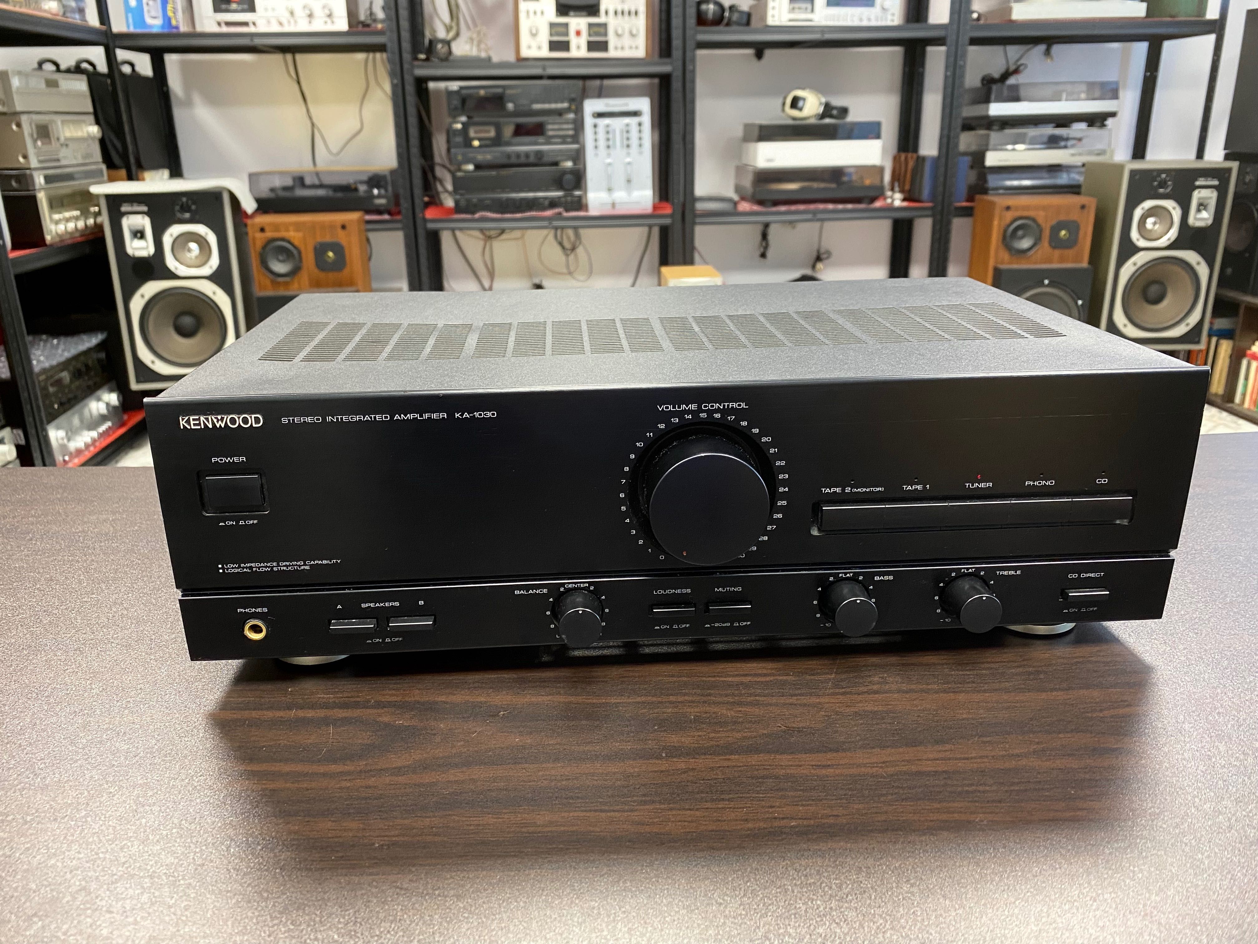 Качествен усилвател Kenwood