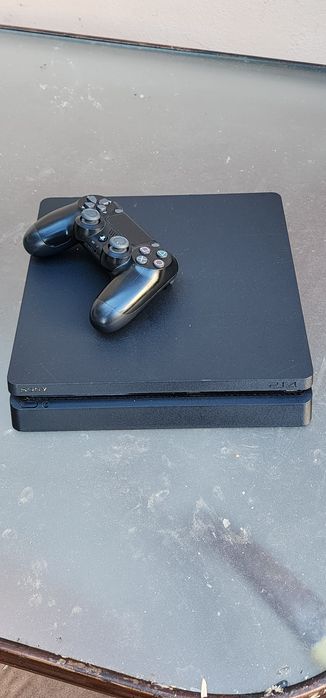 Vând Playstation 4 Slim 1TB