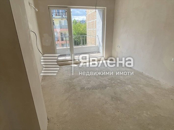 Продава се Многостаен апартамент в Бургас, Лазур - 117 кв.м за 2248 €/кв.м - Снимка #2