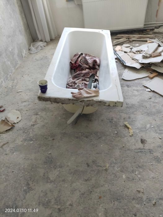 De vânzare  4 uși de termopan, si o vana