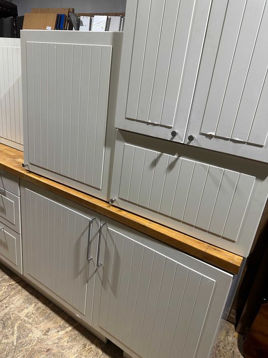 Bucatarie cu blat 2,70 m; Mobila bucatarie; Bufet si Dulap Suspendat