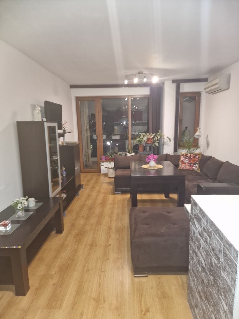 Продава се Тристаен апартамент в Пловдив, Христо Смирненски - 82 кв.м за 1769 €/кв.м - Снимка #3