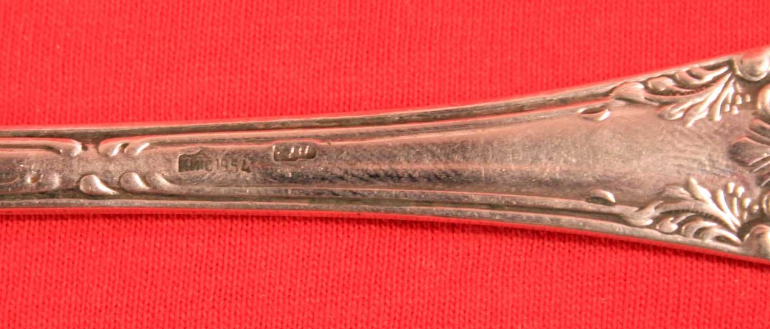 Сталовая ложка из серебра с вендилем ЭГ, XVI 1954г (875пр. голова)