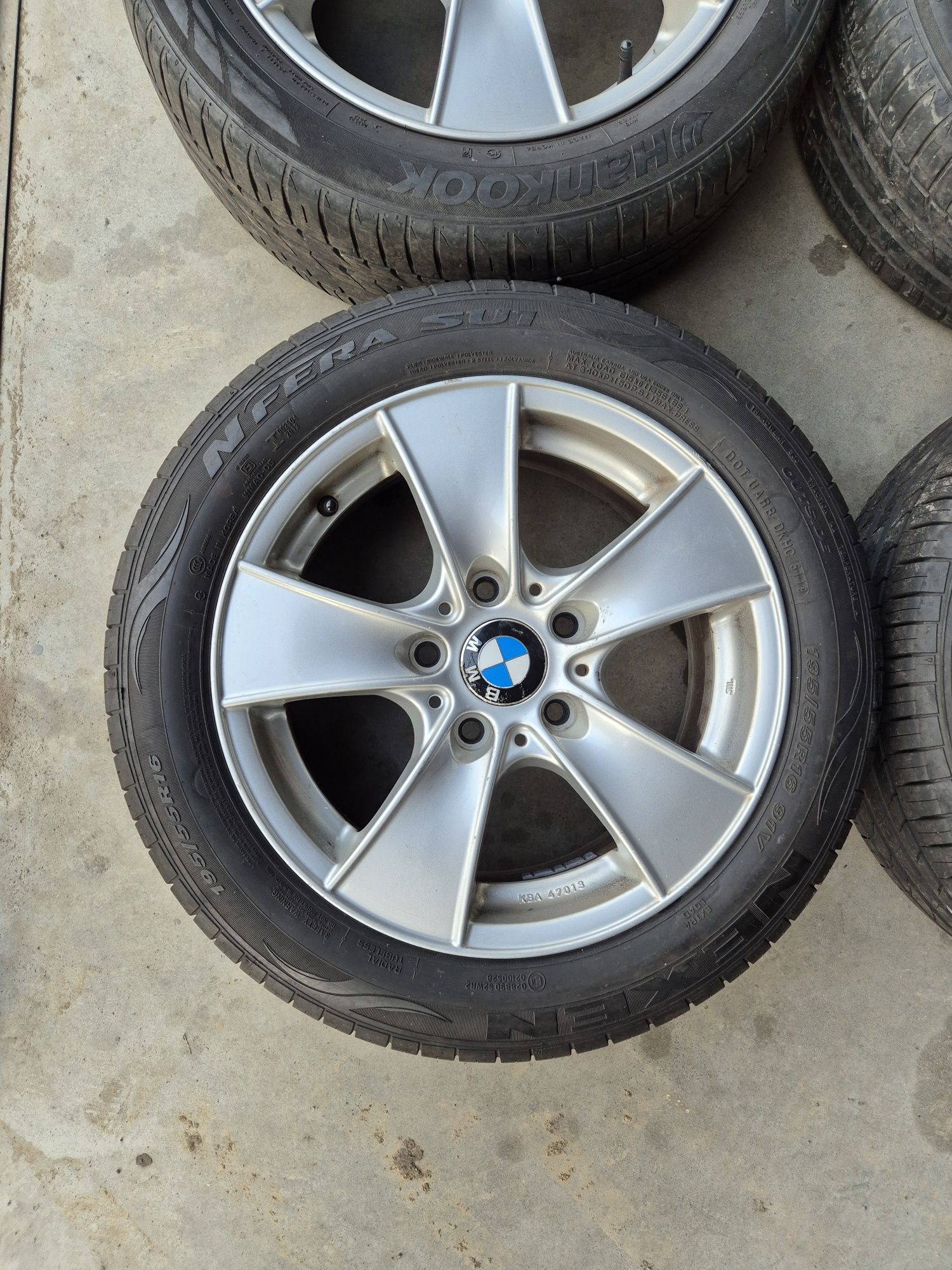 Jante aliaj si anvelope de vara bmw pe 16" 195/55R16 an 2009