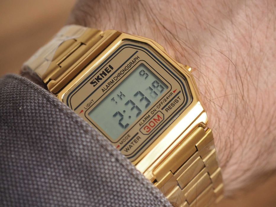 Ceas electronic SKMEI 1123 (Casio), nou, 3 ATM, auriu, ilumin., retro