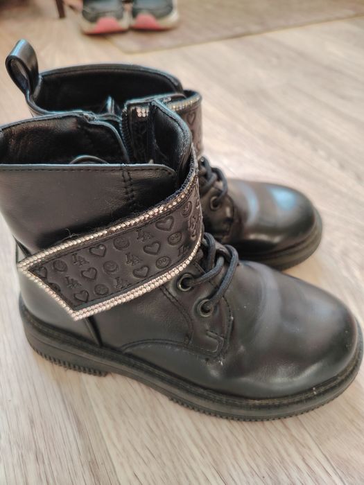 Срочно Ботинки, туфли, куртки, кросы