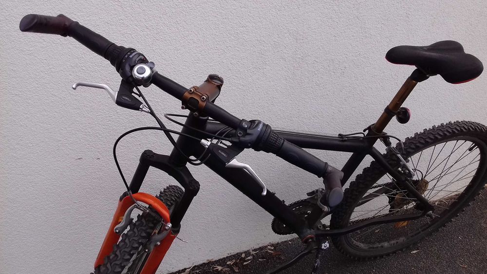 Bicicletă DHS Mountainbike - cadru revopsit + antifurt