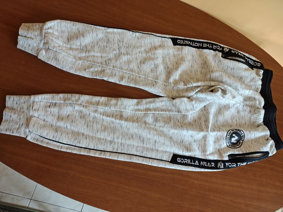 Trening pentru bărbați marca Gorilla Wear