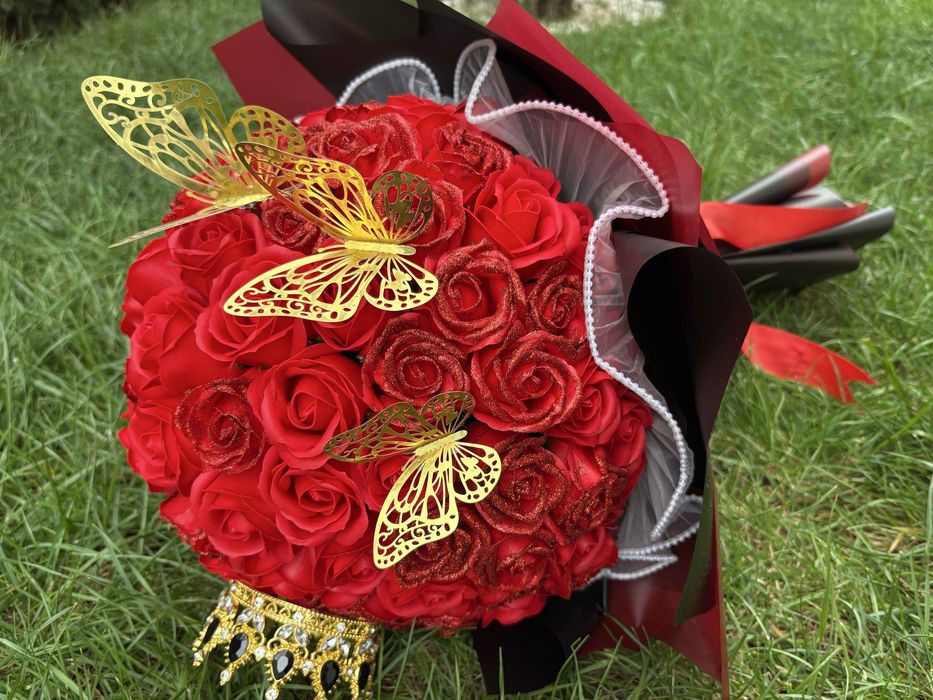 Buchet 101 trandafiri roșii din săpun