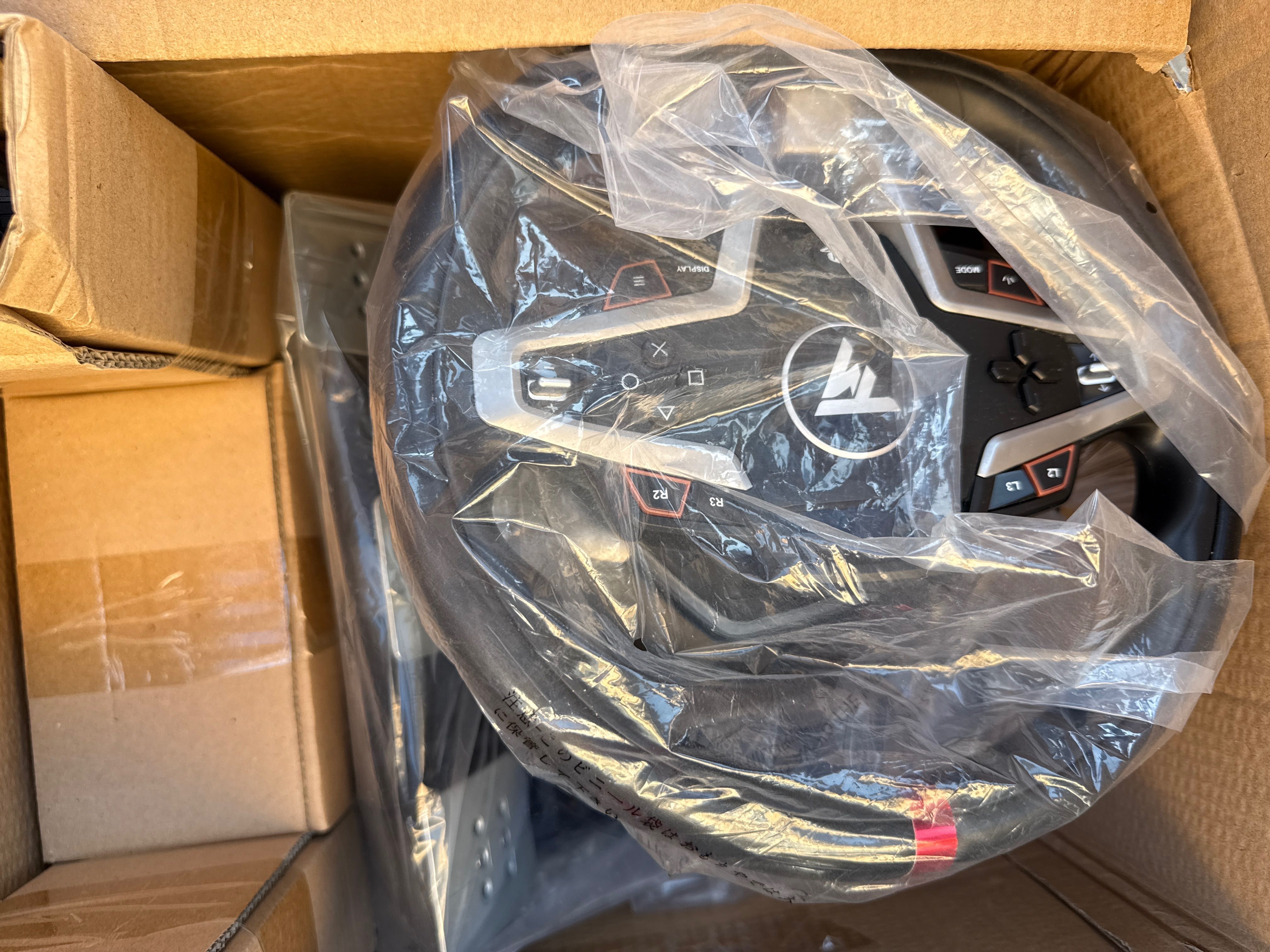 Thrustmaster Чисто нов