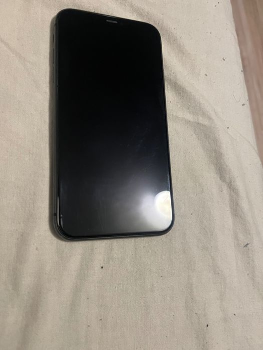 Айфон 11-64 гб Запззен в добро състояние