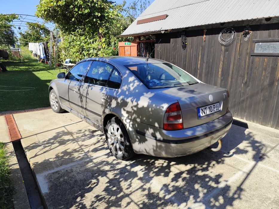 Skoda Superb 2.0 TDI, 140 CP
