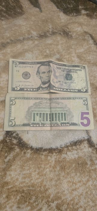 Vând bancnote de 5 dolari