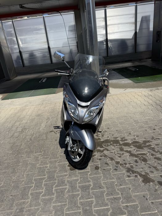 Suzuki burgman 400