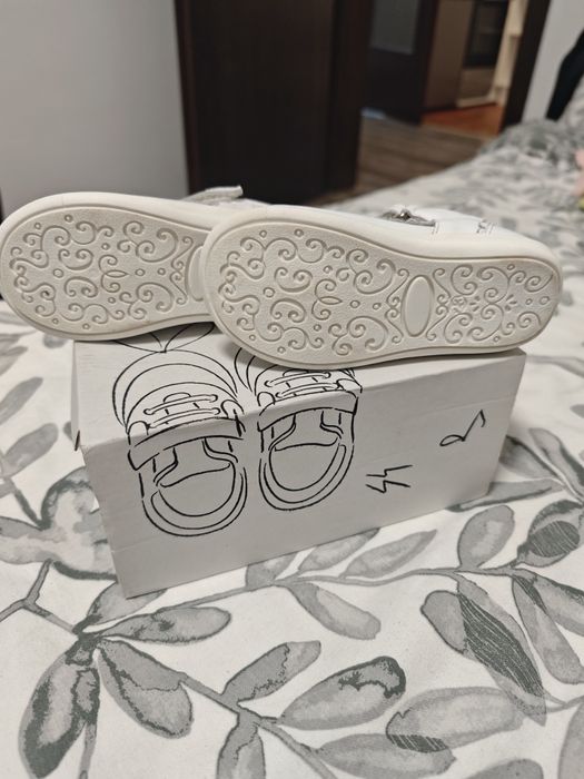 Обувки момиче официални 23 кк