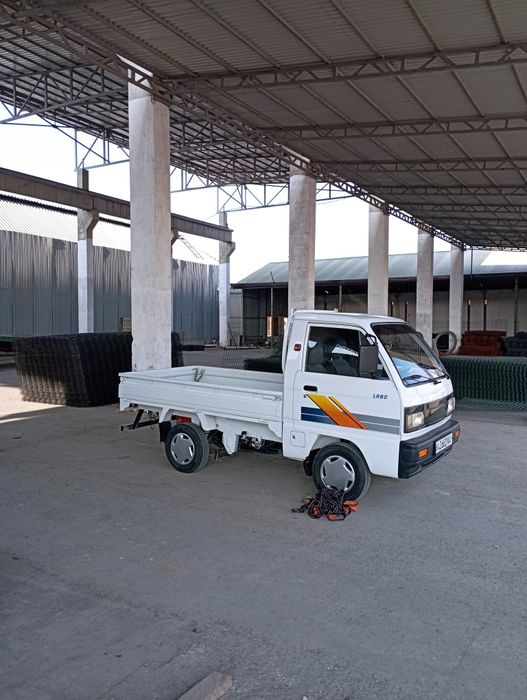 Damas labo sotiladi.