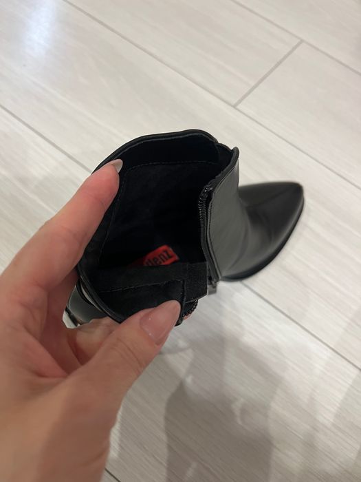 Дамски боти на ток