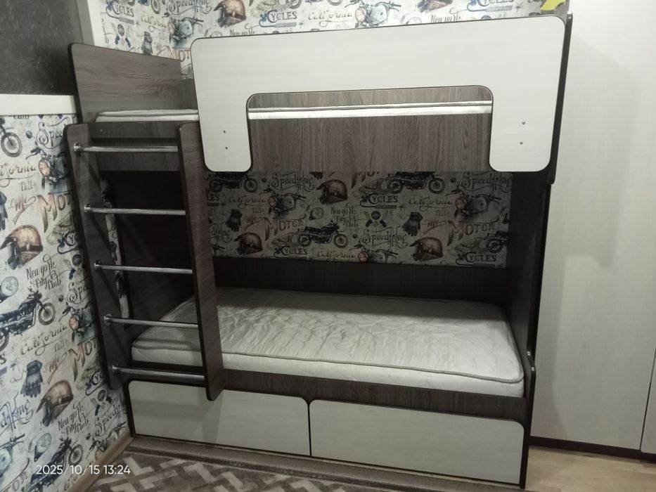 Продам двухъярусную кровать