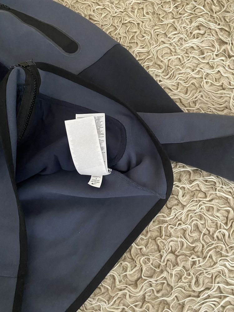 Nike-Tech Fleece