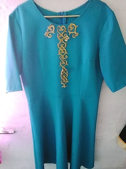 Платье с орнаментом 44 размера