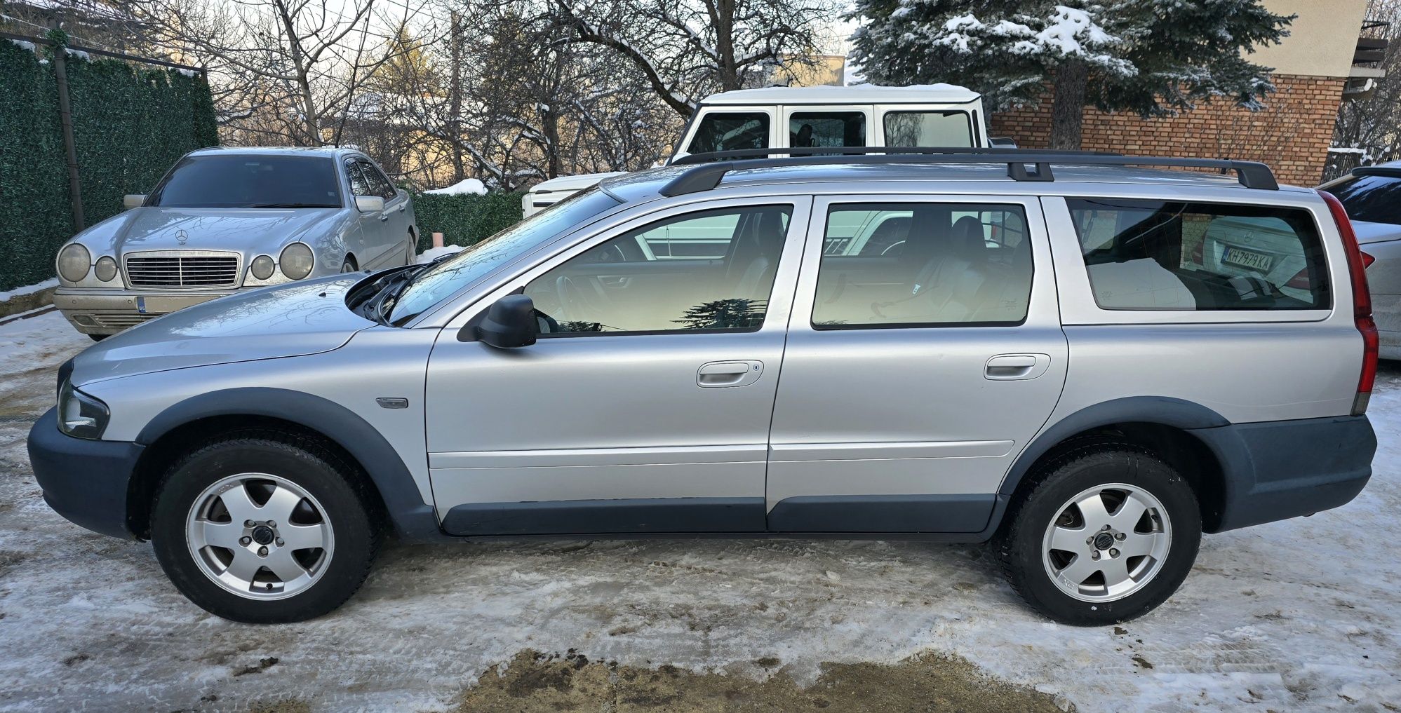 2.4 TURBO-CROSS Country D5 AWD 4x4