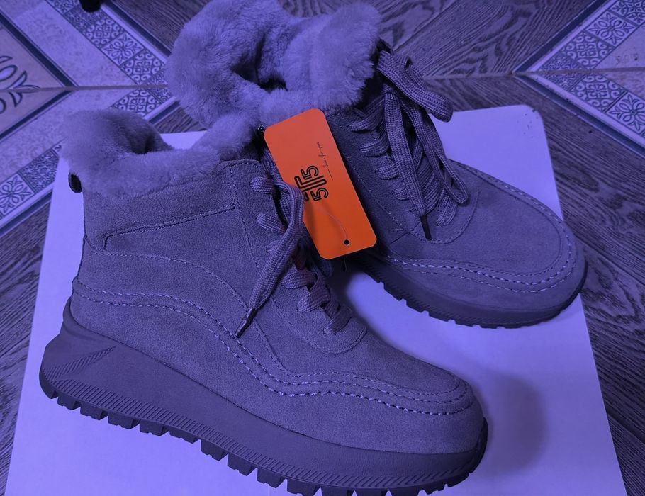 Продам натуральные зимнии ботинки