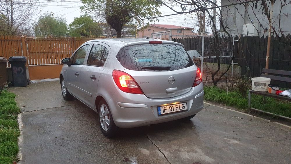 Vand Opel Corsa D 1.2 benzina + GPL an 2008