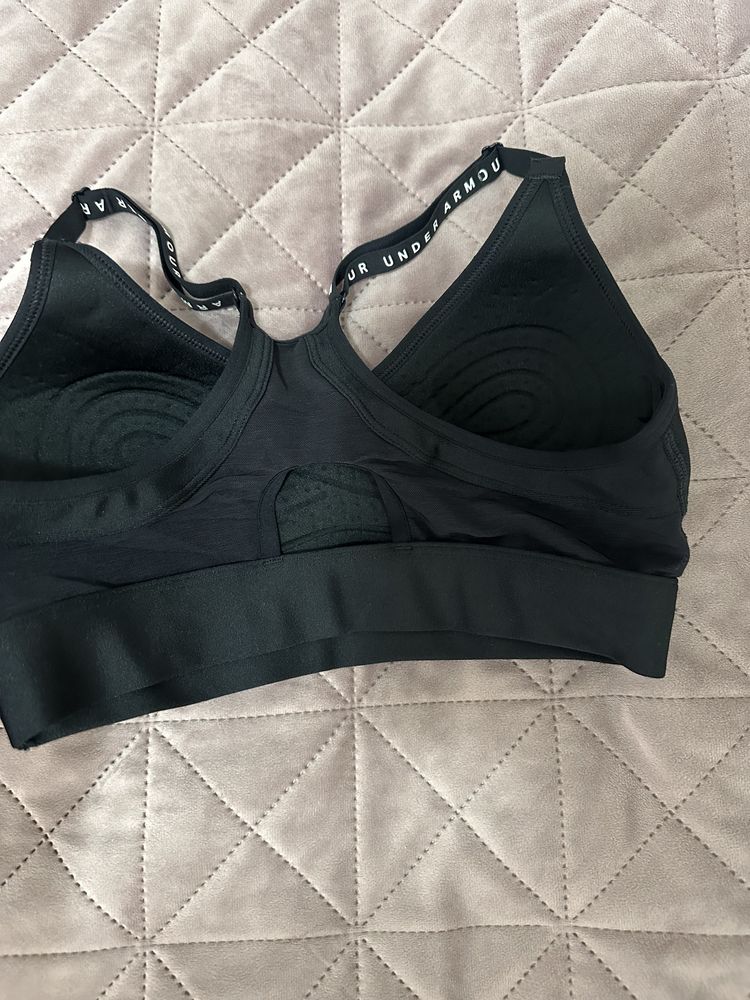 Спортен сутиен UNDER ARMOUR