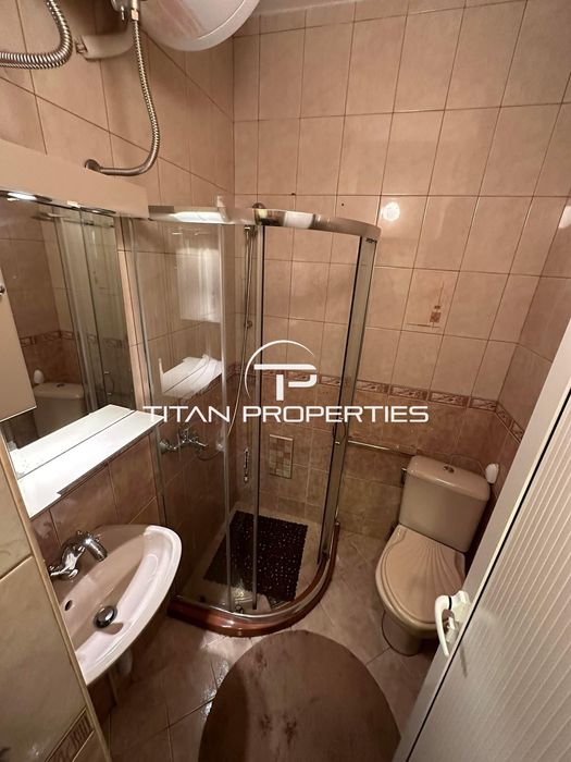 Двустаен, под наем, Център с паркомясто