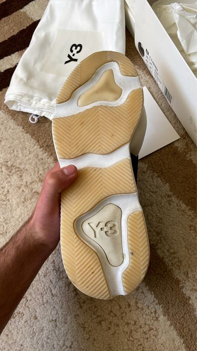 Y-3 kaiwa sneakers full box