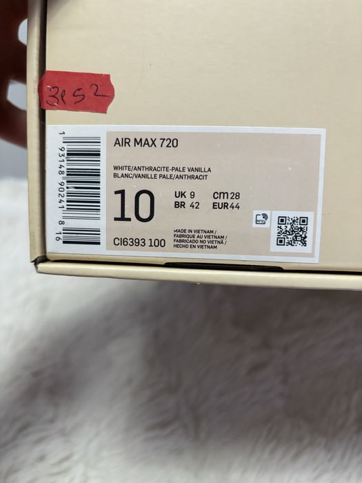 NIKE Air Max 720 - Special Edition - “Pale Vanilla”