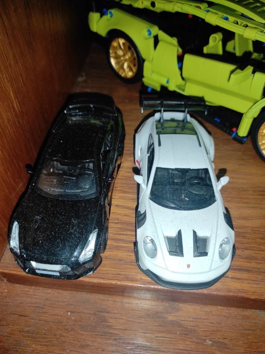 Vând machete scara 1:32/1:36 dar si matchbox sc