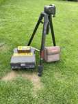 Set nivelă laser cu trepied Bosch + detector DeWalt + husă Hilti