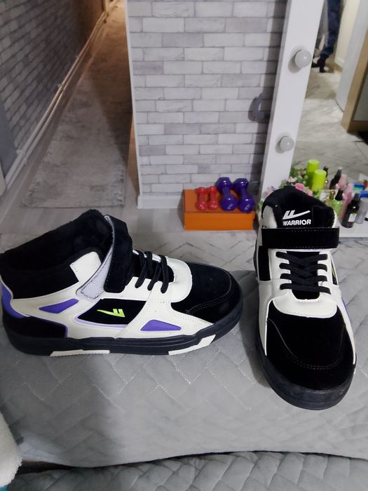 Кроссовки зимние