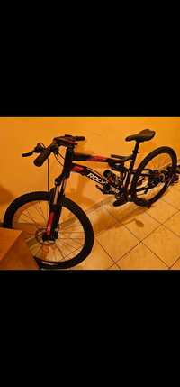 Vând bicicletă nouă Rockrider
MTB ST 530 S 27,5" Negru-Roșu