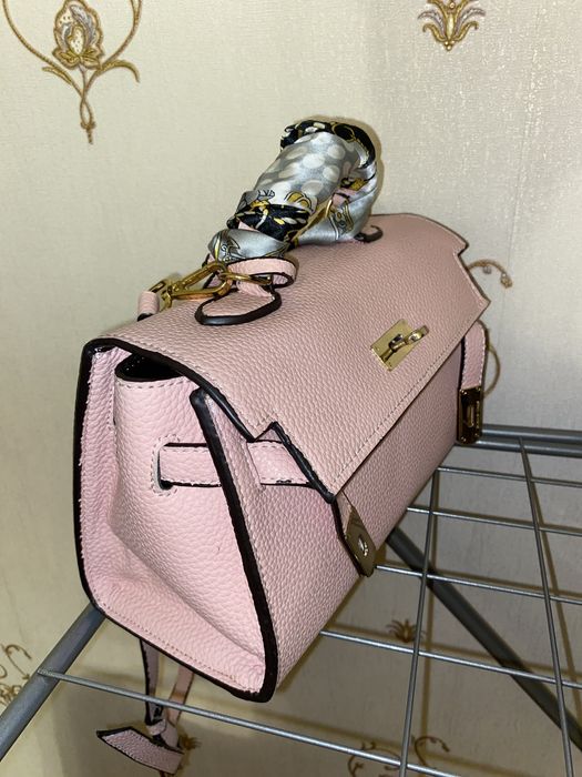 Продаю розовую сумку