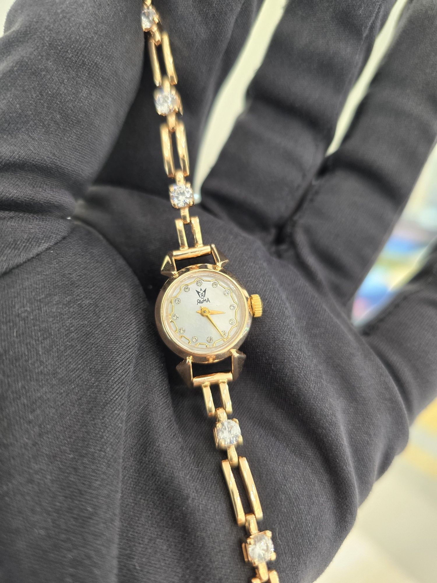 Продам золотые часы Яшма, Оригинал Москва.