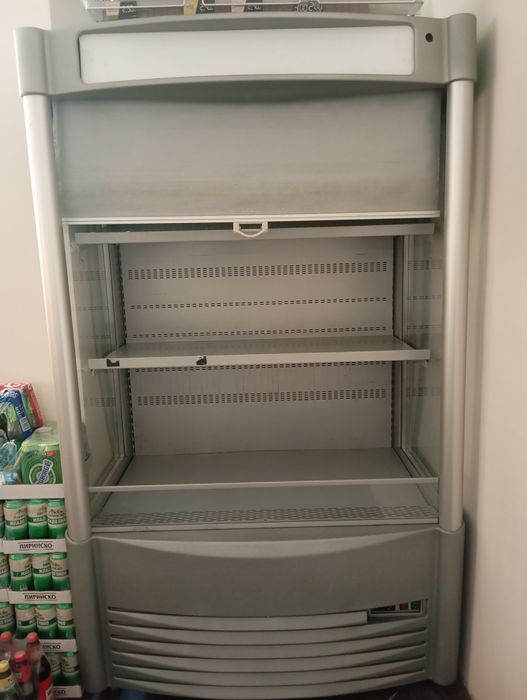 Хладилна витрина