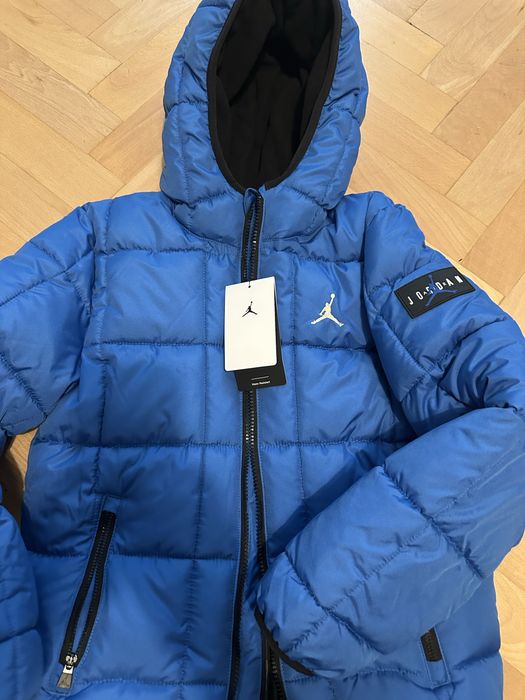 Geaca noua Jordan Nike